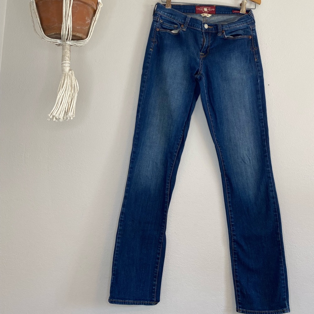 Lucky Brand size 6/28 Long Sofia Straight
